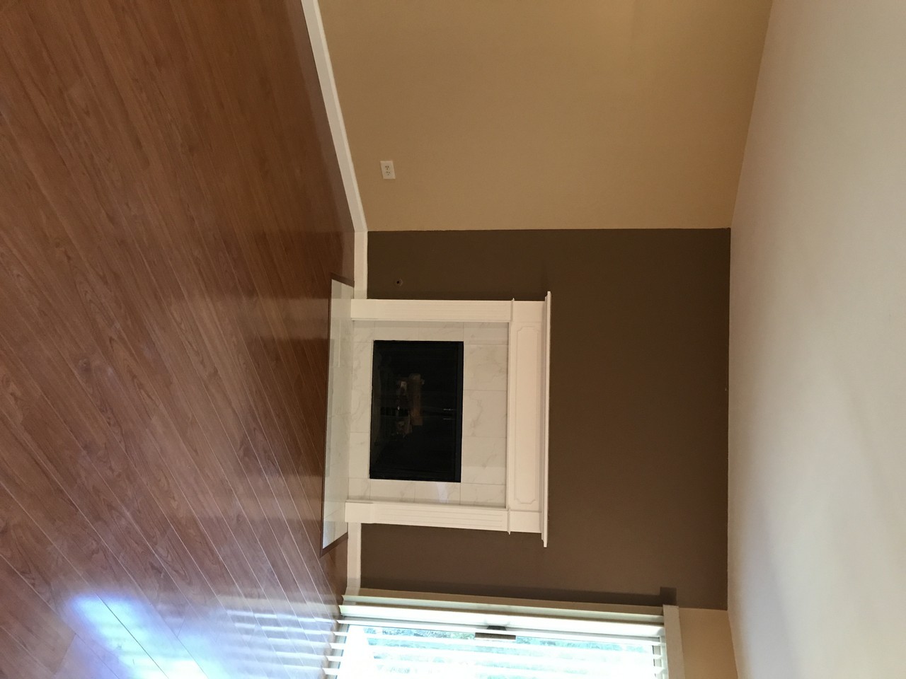 7010 Newport Dr #101 - Photo 5 of 19