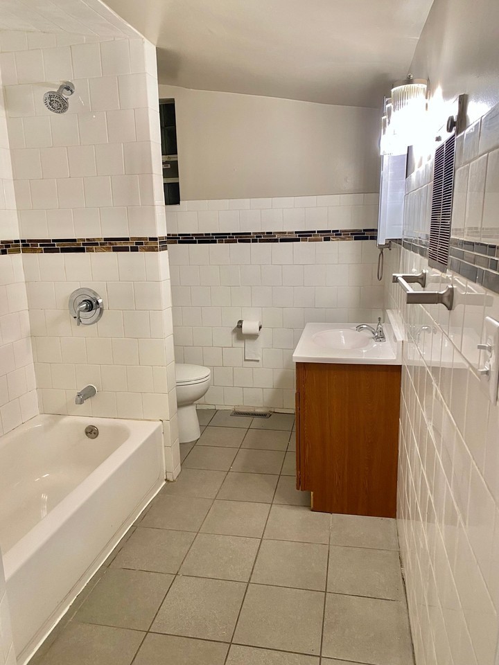 3662 S Paulina St #1F - Photo 3 of 17