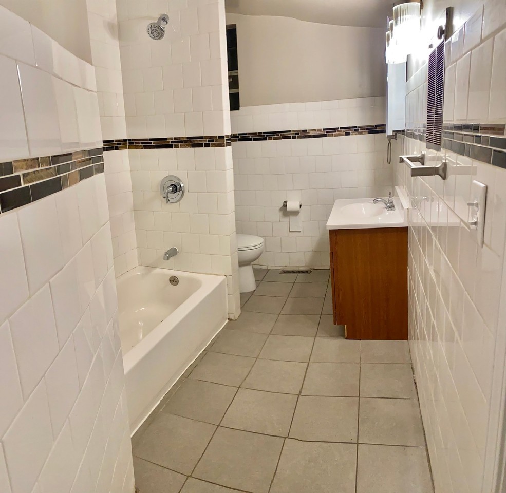 3662 S Paulina St #1F - Photo 4 of 17