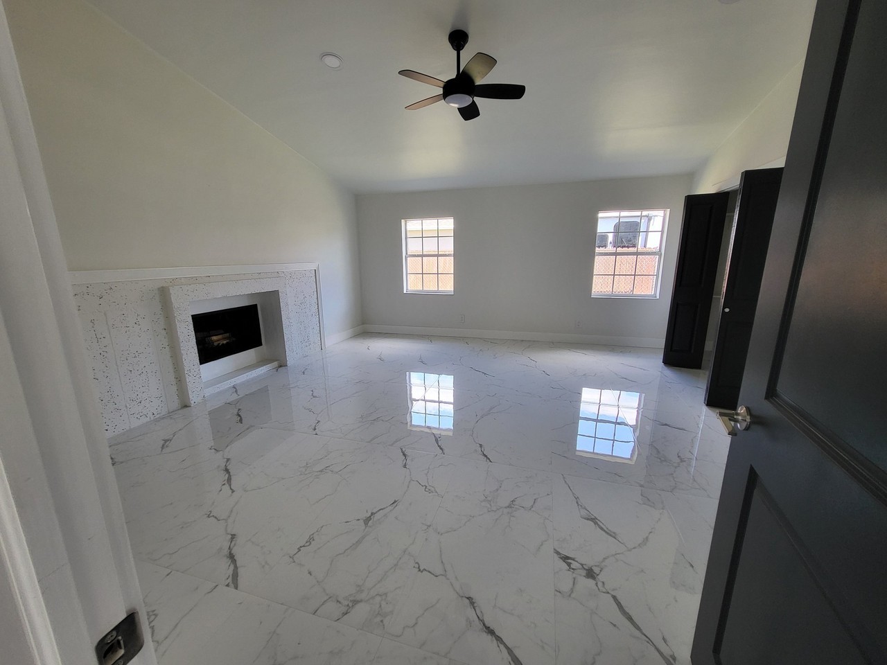 469 Sw Duval Ave - Photo 7 of 12