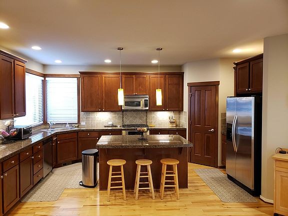 3475 Ne Meadow Way - Photo 3 of 14