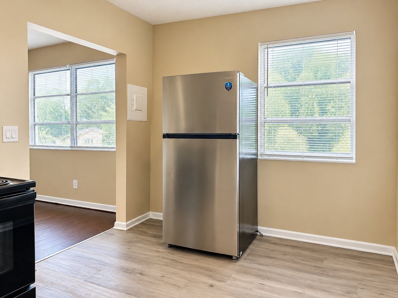 1645 W 23rd St #2 - Photo 7 of 21