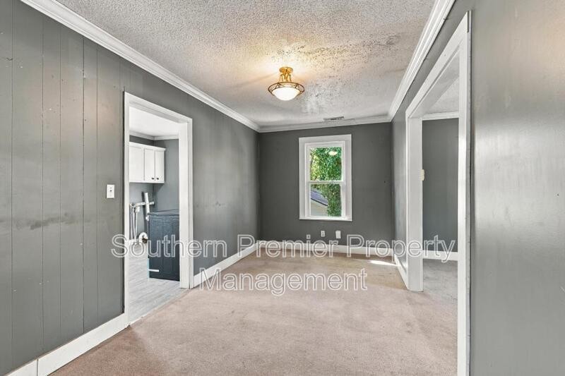 1312 Saint Charles St - Photo 4 of 17