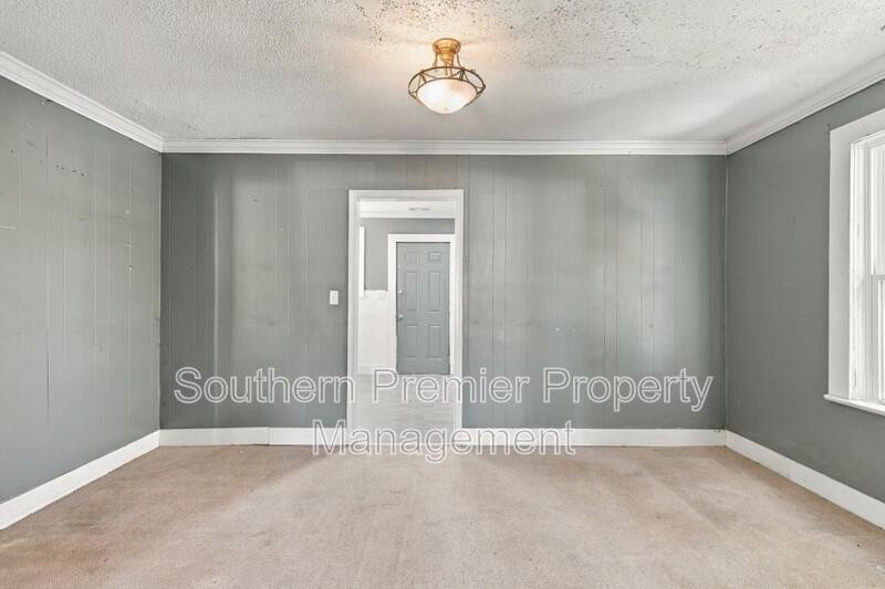 1312 Saint Charles St - Photo 5 of 17