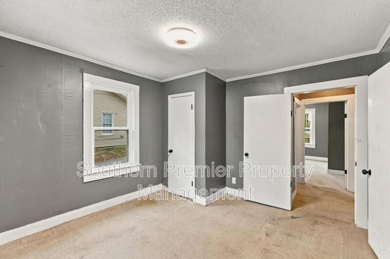 1312 Saint Charles St - Photo 7 of 17