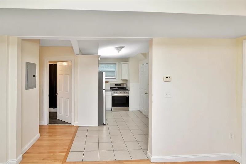 964 Morton St - Photo 3 of 5