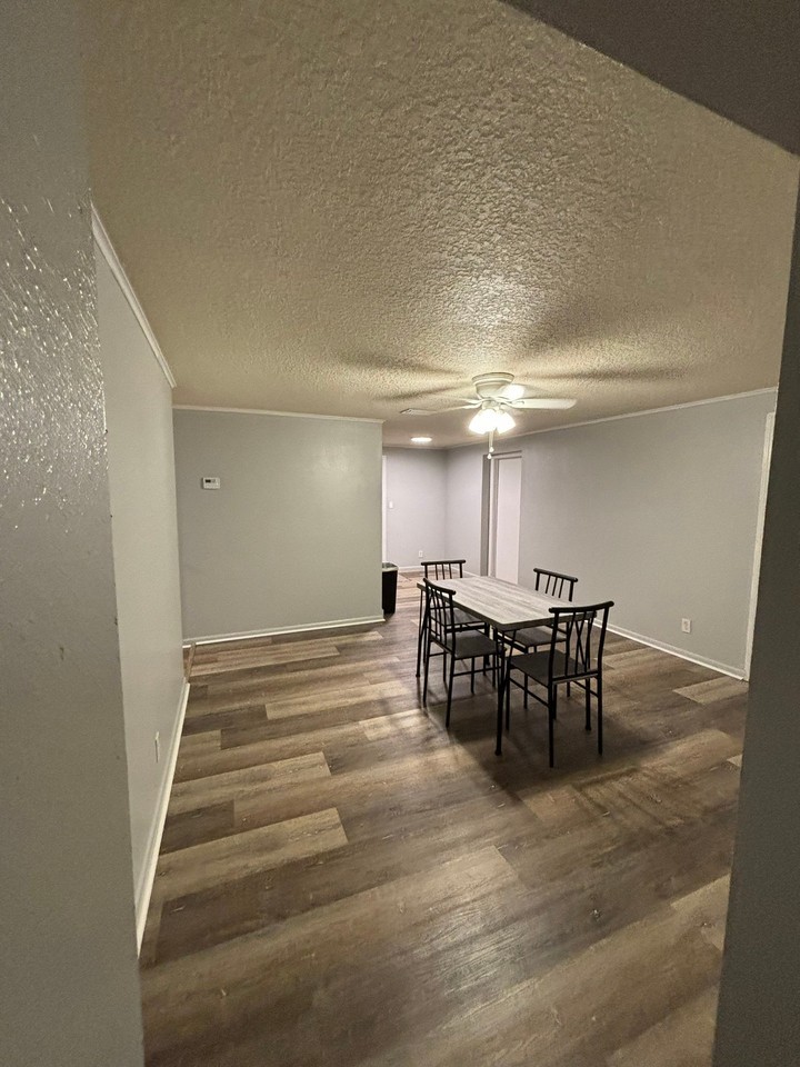 514 Brighton Ave #1 - Photo 5 of 12