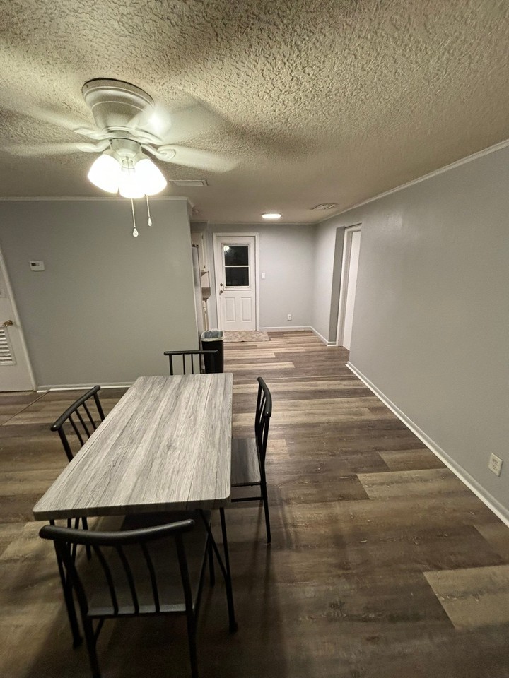 514 Brighton Ave #1 - Photo 6 of 12