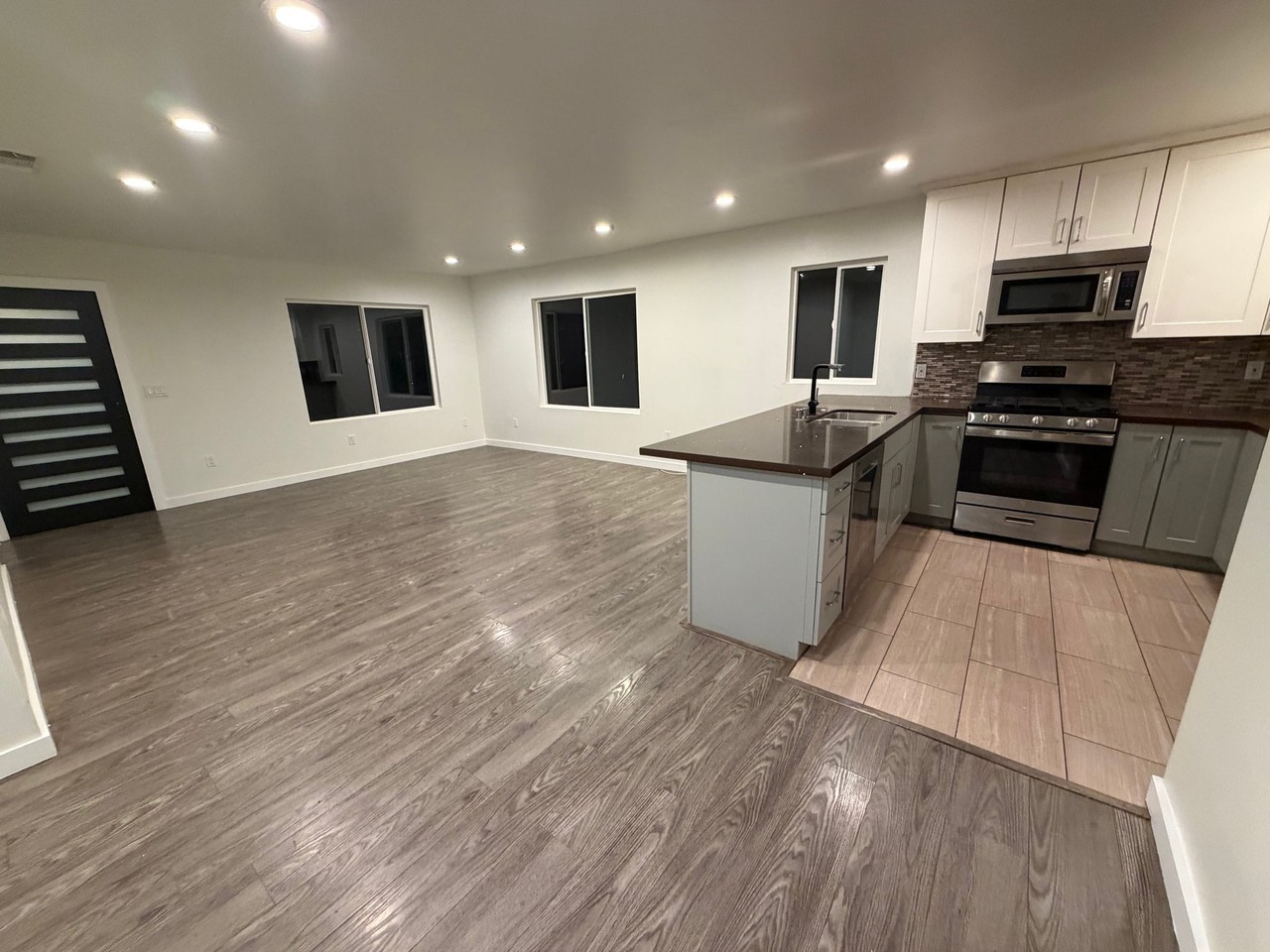 4203 Verdant St - Photo 5 of 41