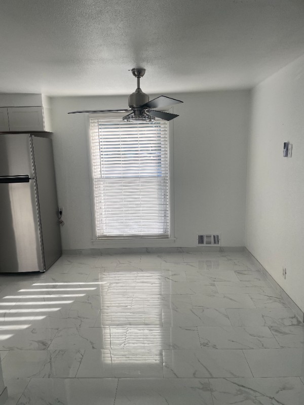 1011 Foster Ct - Photo 5 of 20