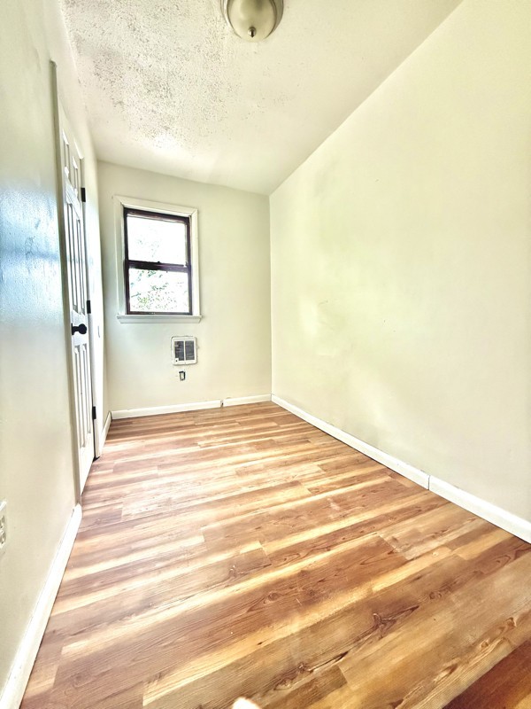 147 Orange St - Photo 4 of 13