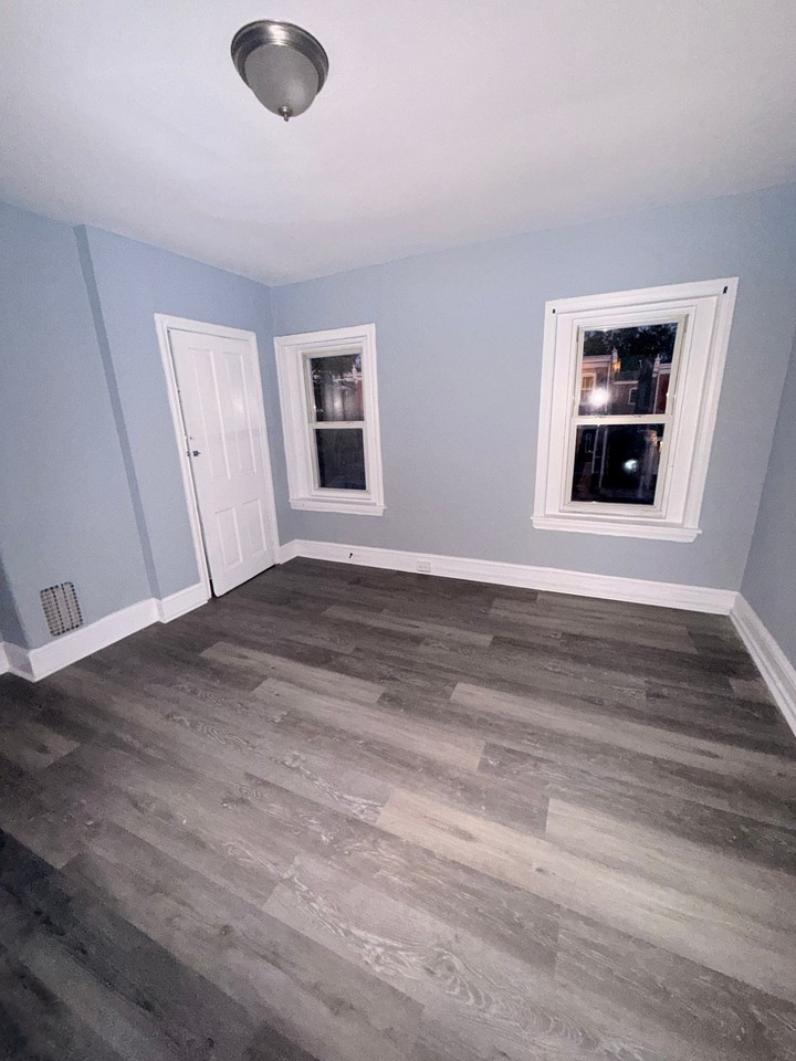 125 N Rodney St - Photo 4 of 11