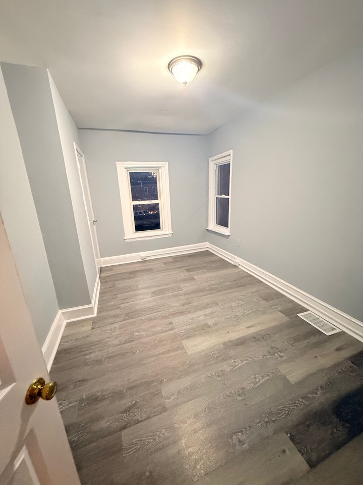 125 N Rodney St - Photo 5 of 11