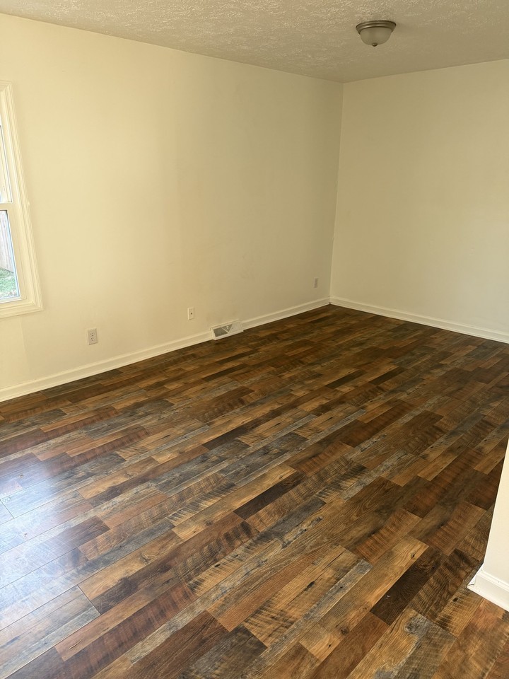 1107 1/2 S 2nd St #2 - Photo 4 of 10