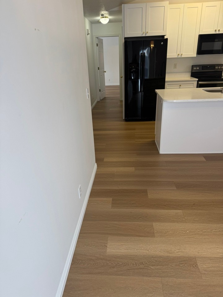 775 Canfield Dr - Photo 5 of 17