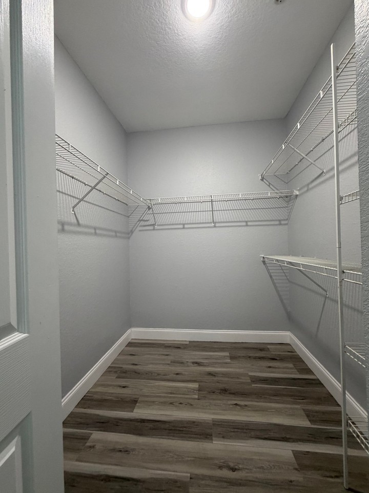 1175 Lake Shadow Cir - Photo 4 of 12