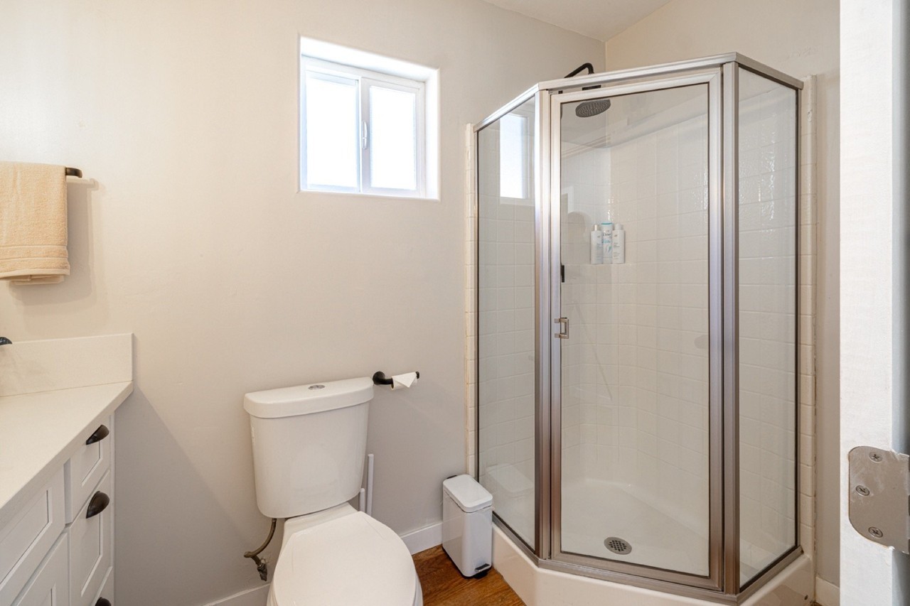 4349 Oxford St - Photo 4 of 16