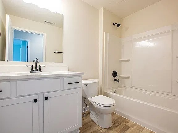 7130 N 79th Ct - Photo 7 of 12