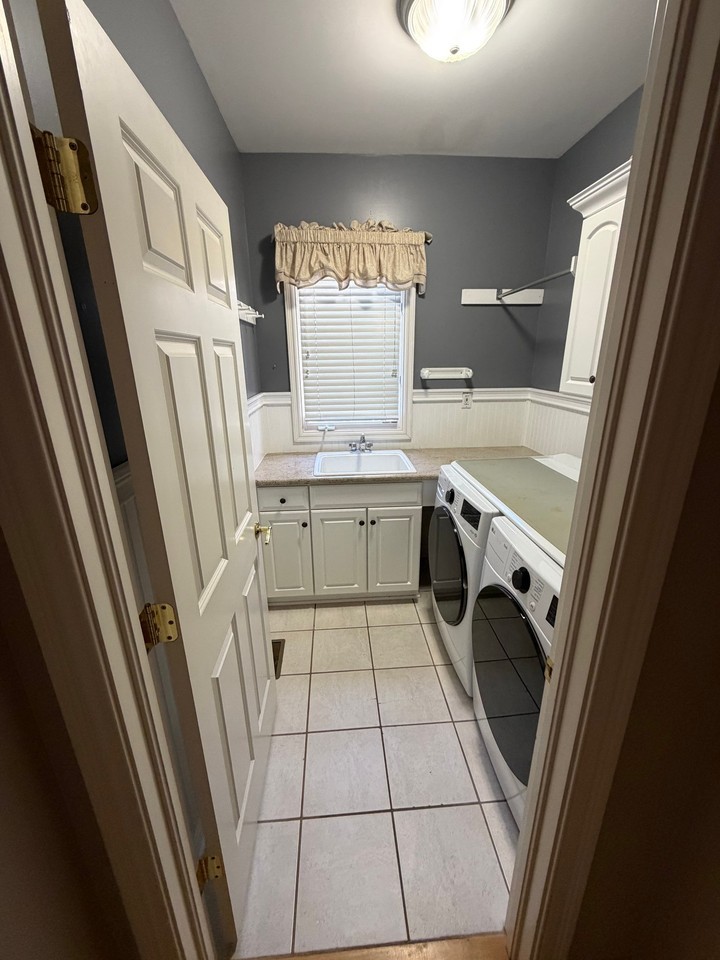 5659 Travis Pointe Ct - Photo 3 of 35