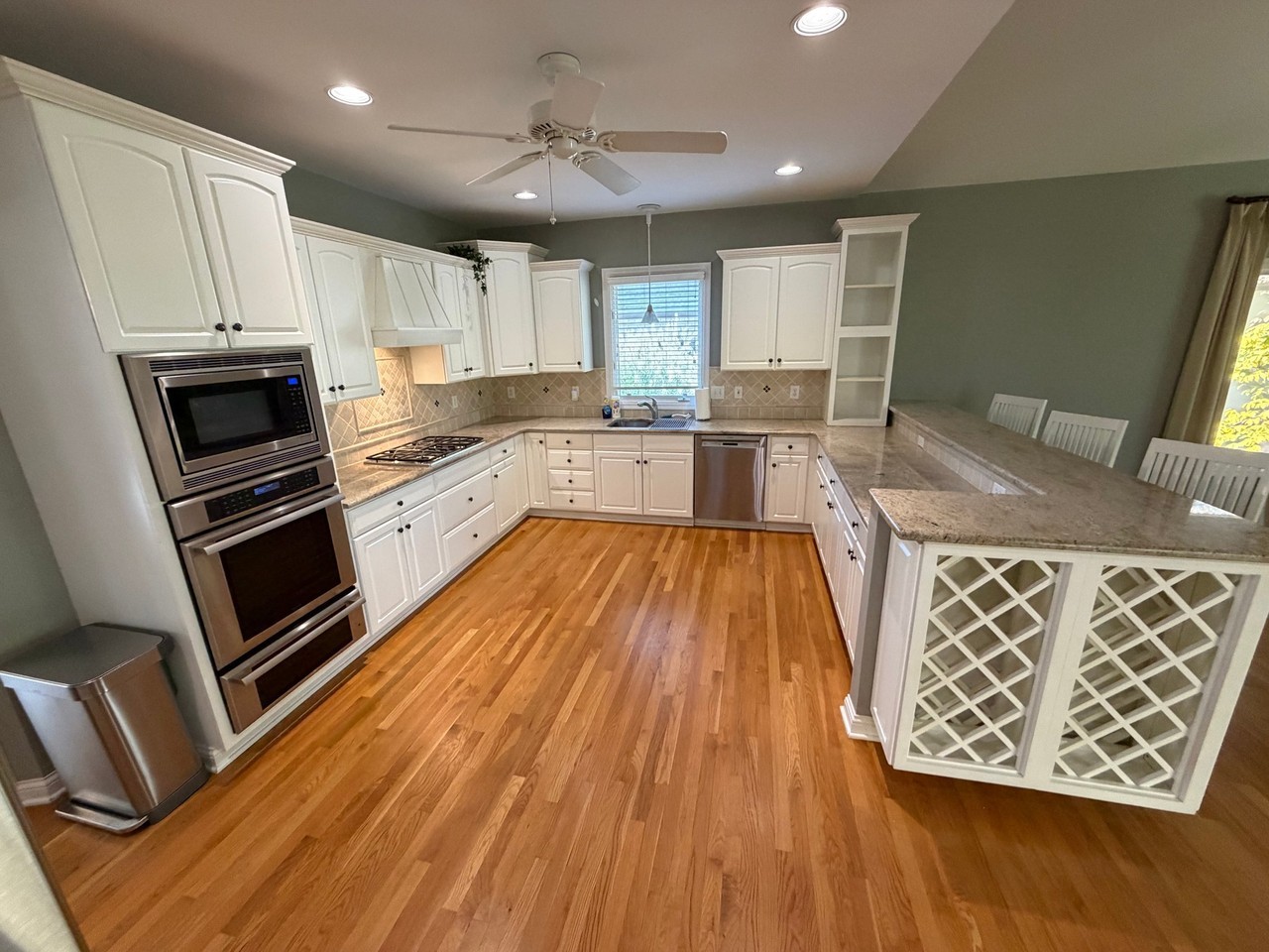 5659 Travis Pointe Ct - Photo 4 of 35