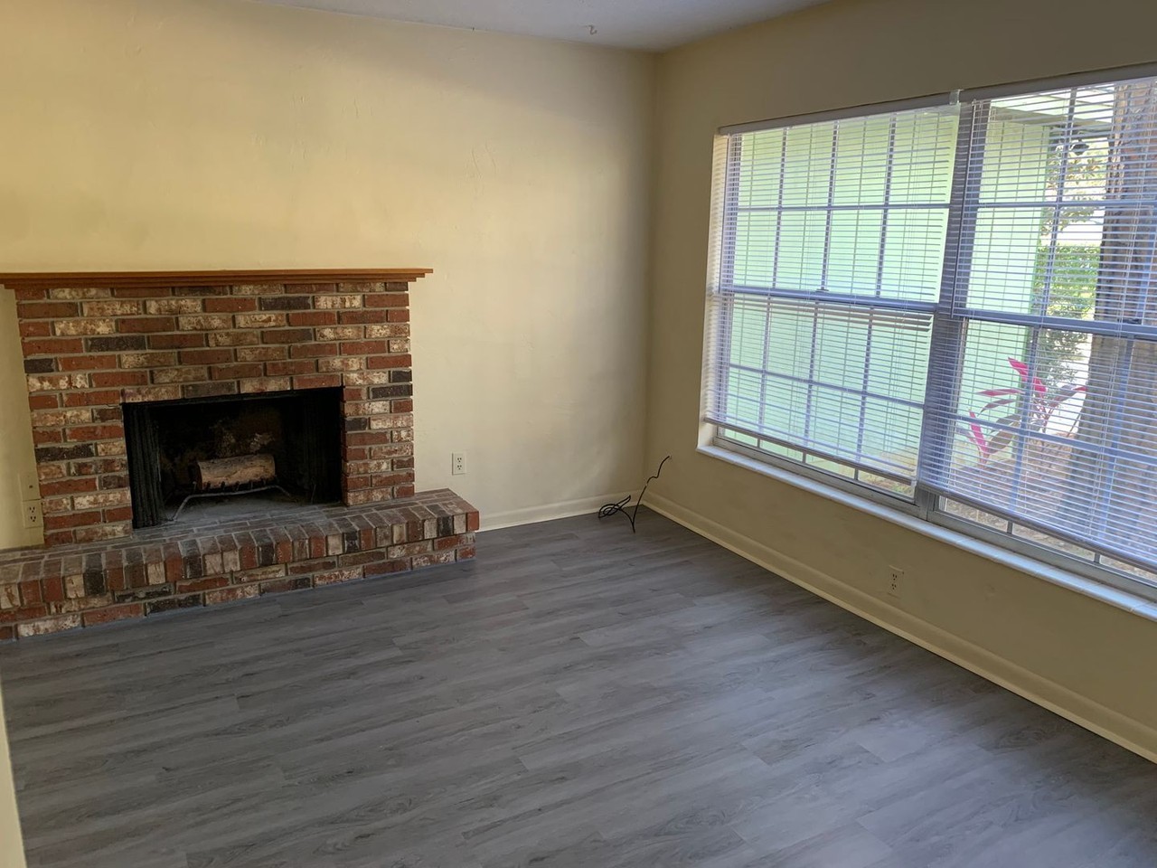 4525 Nw 29th Ter - Photo 5 of 18