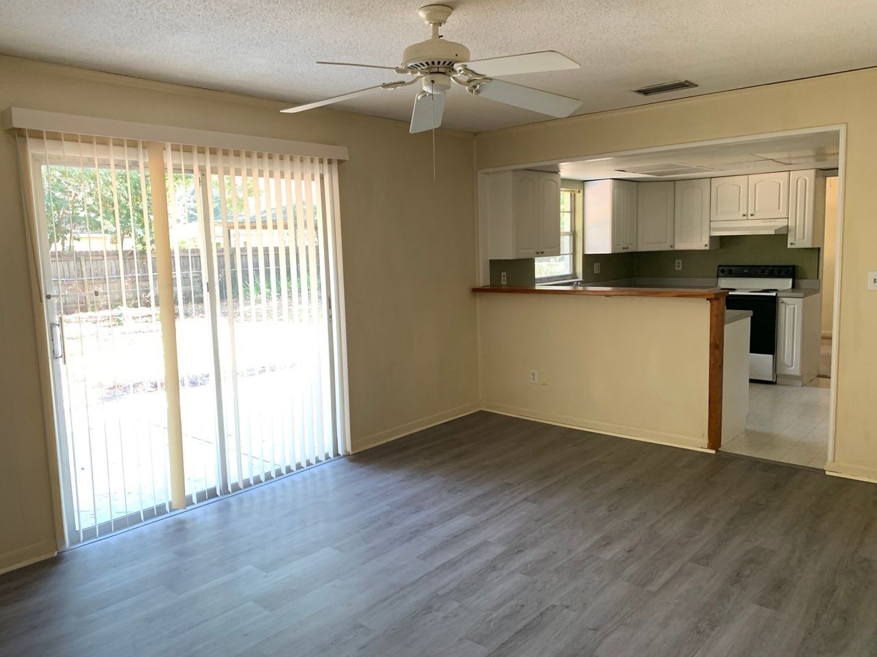 4525 Nw 29th Ter - Photo 6 of 18