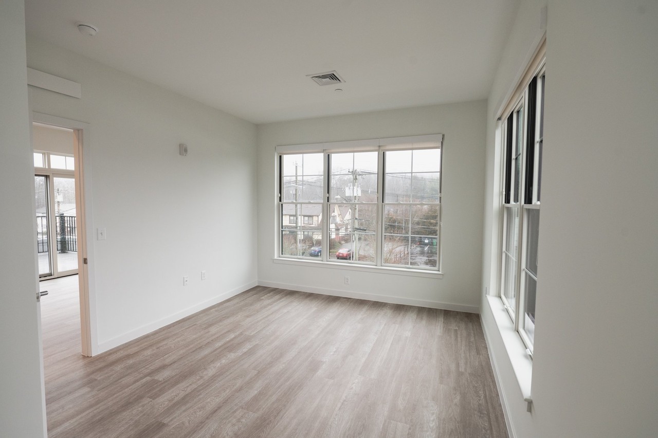 110 Bradley Rd - Photo 2 of 8