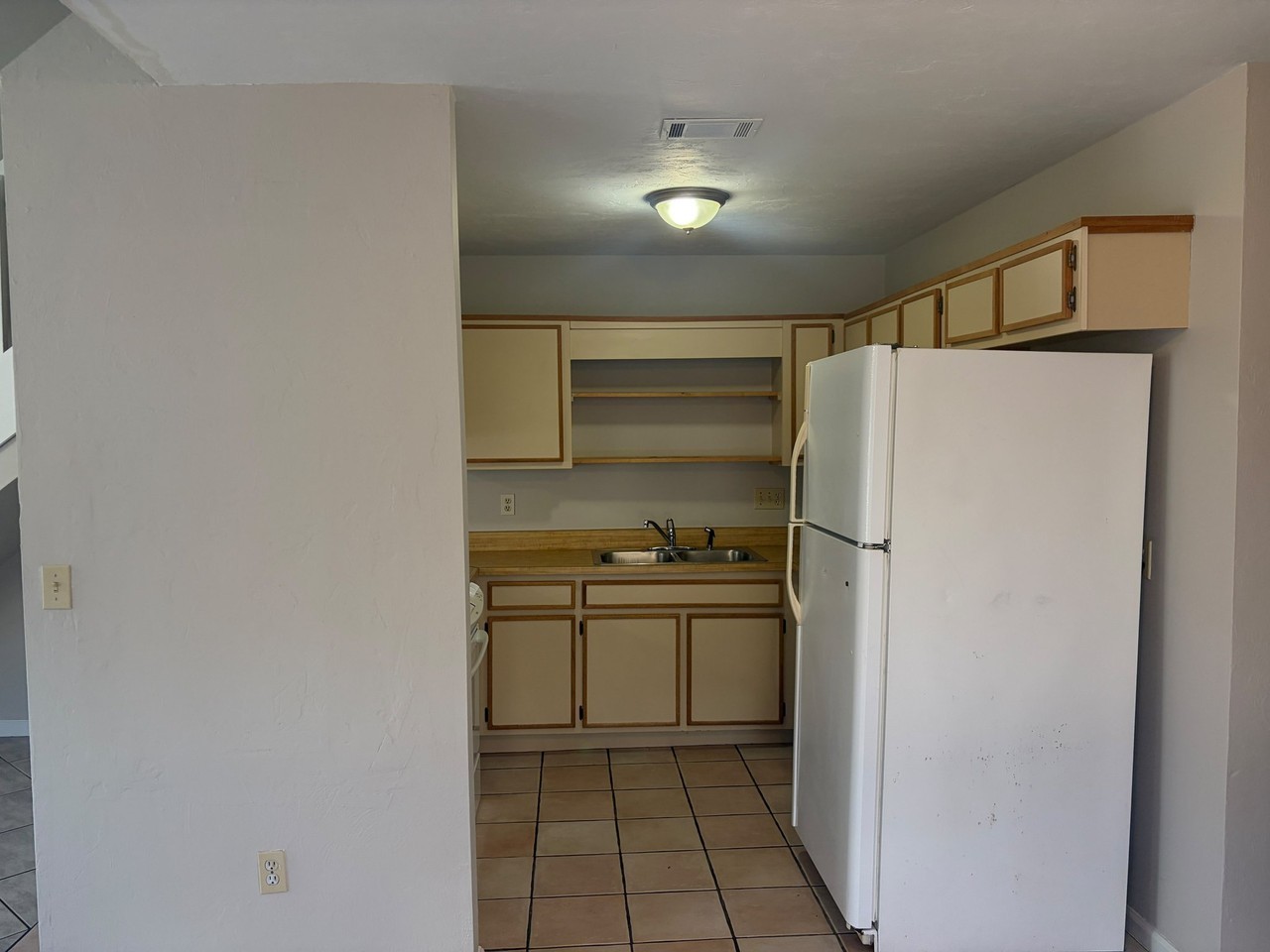 370 Hayden Rd - Photo 4 of 15
