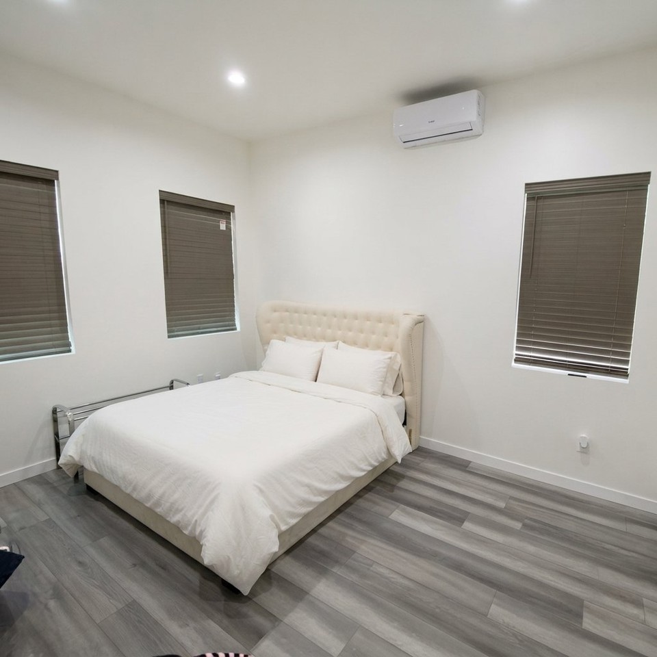 23121 Mariano St - Photo 4 of 4