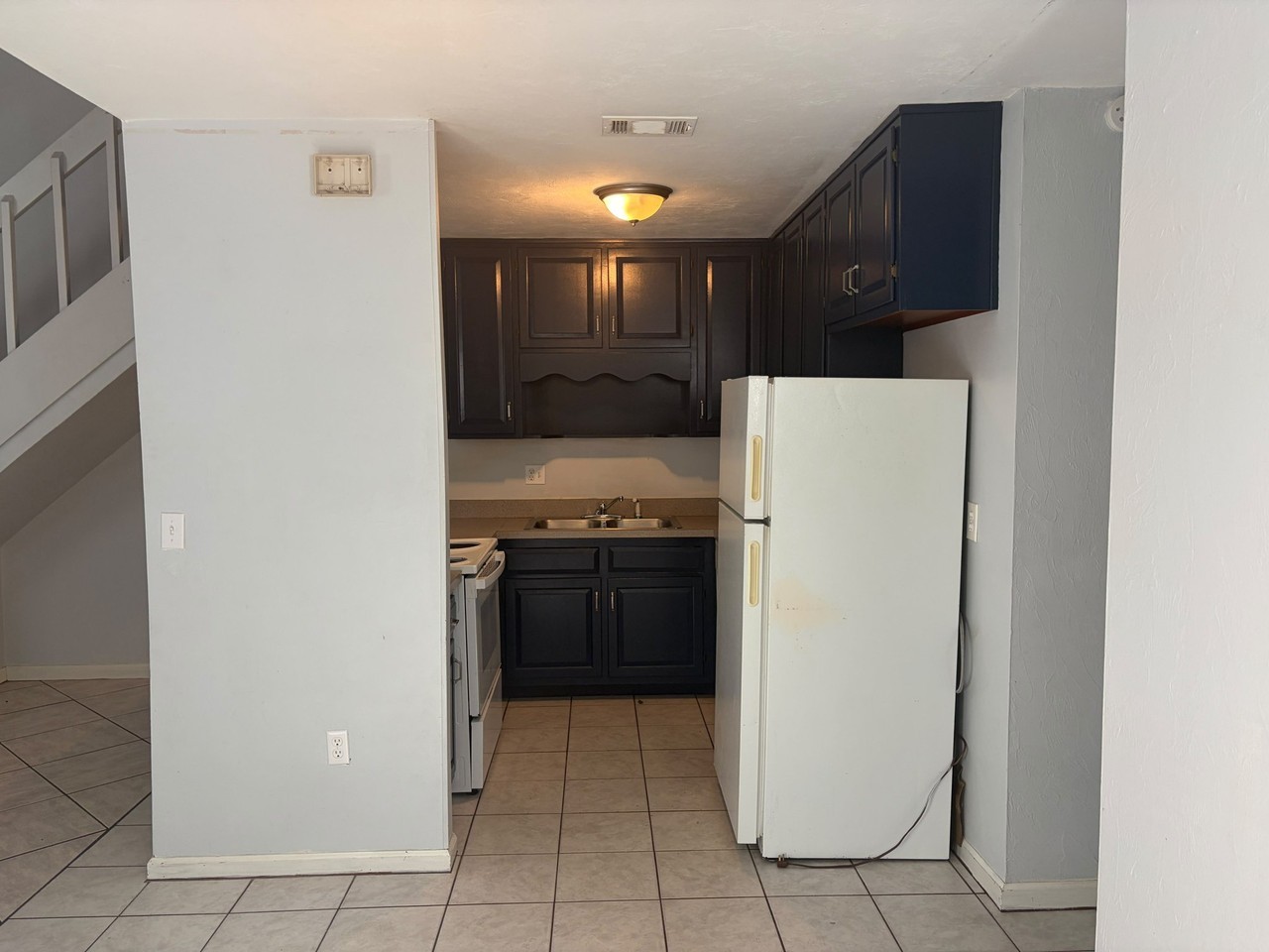 368 Hayden Rd - Photo 3 of 17