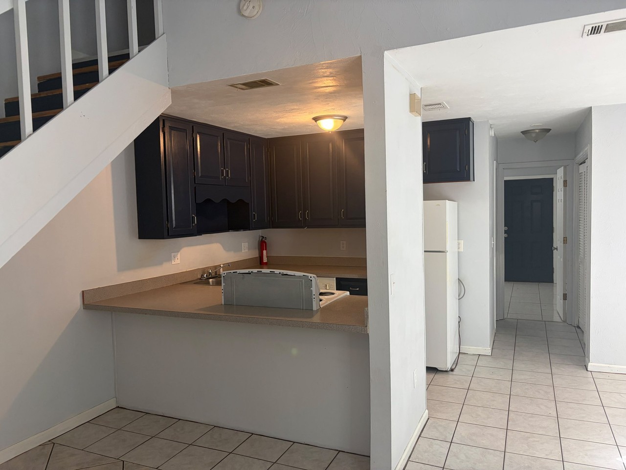 368 Hayden Rd - Photo 4 of 17
