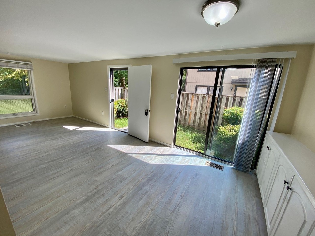 518 West Ct - Photo 4 of 27