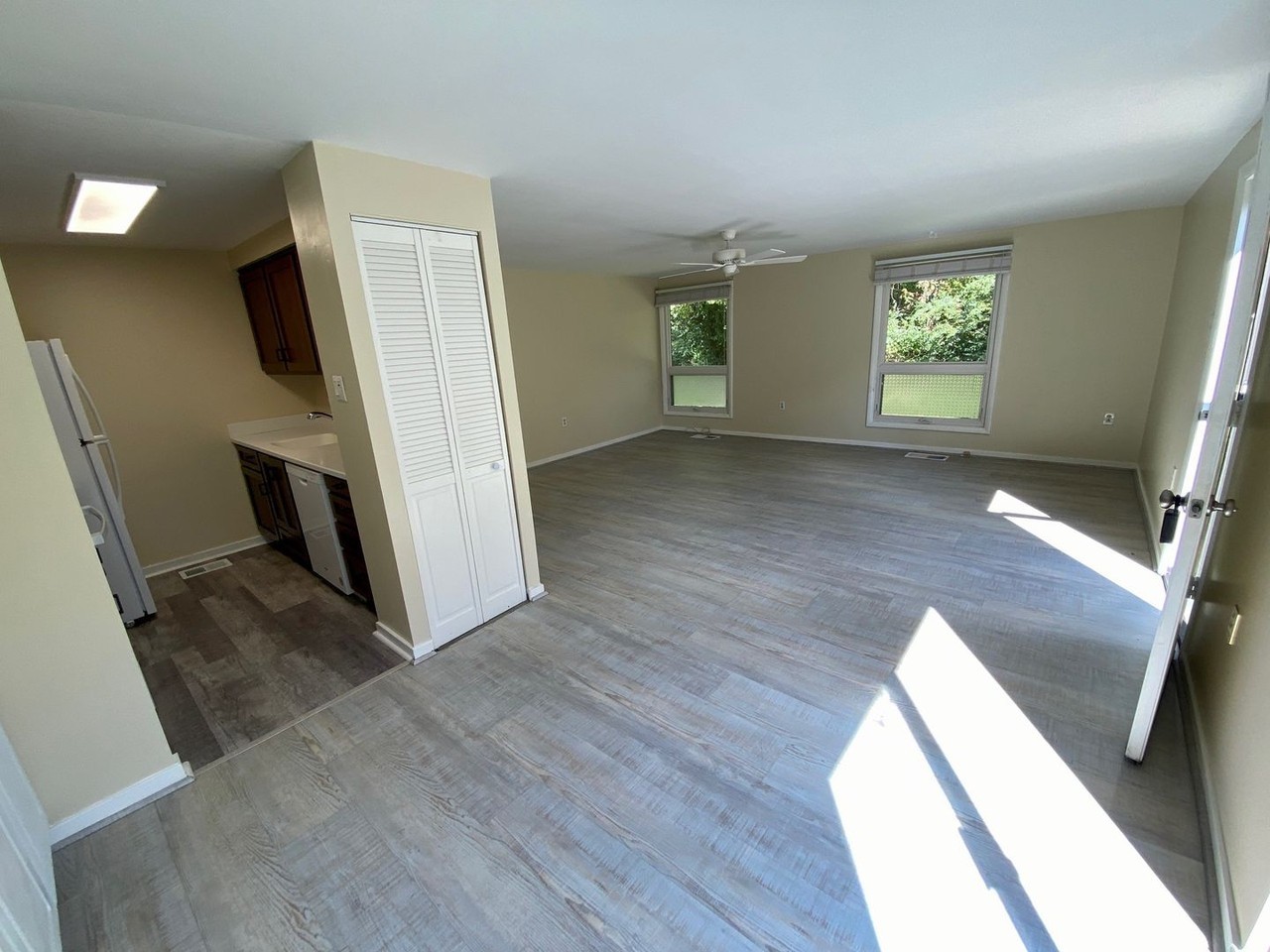 518 West Ct - Photo 6 of 27