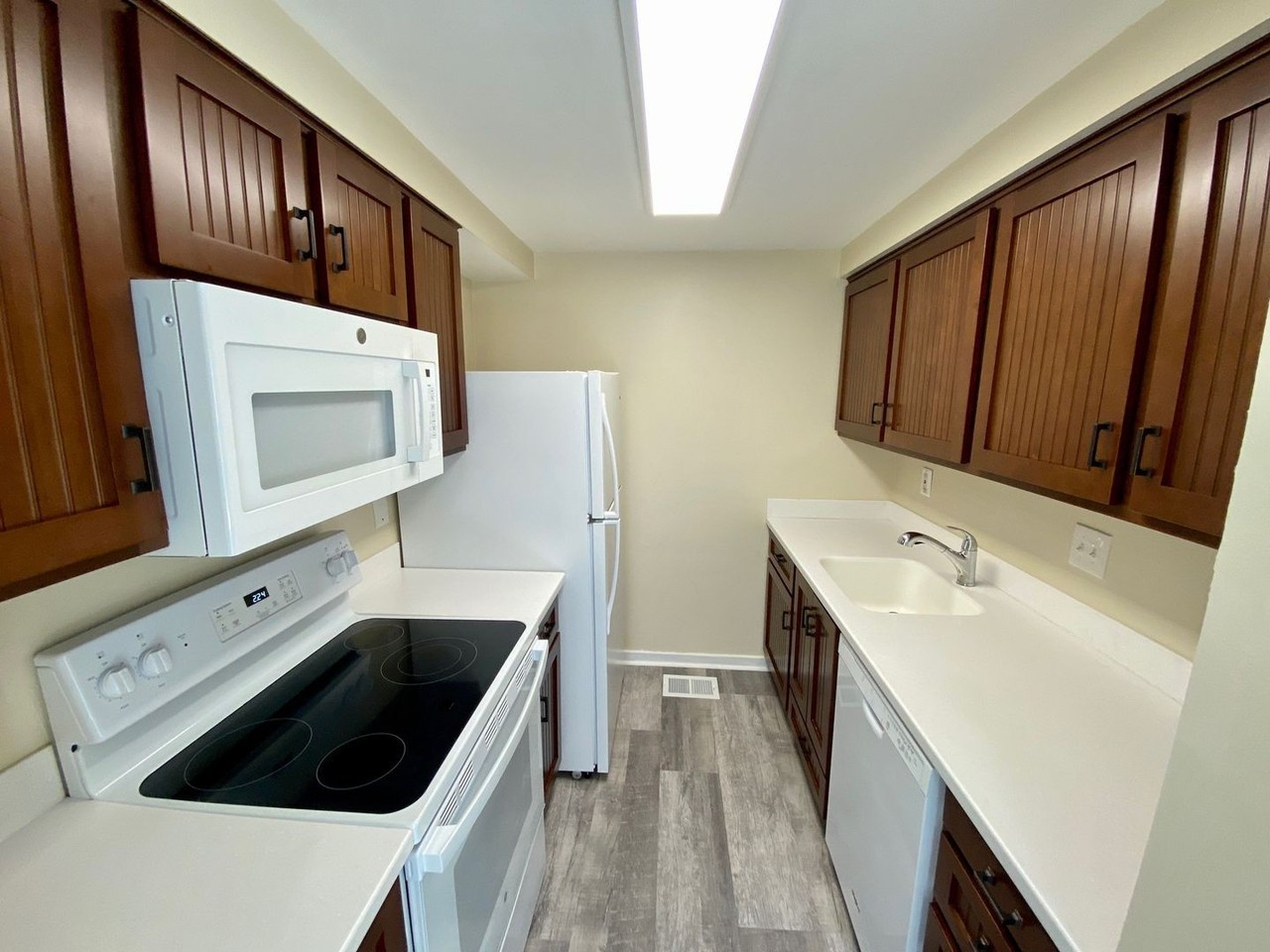 518 West Ct - Photo 7 of 27