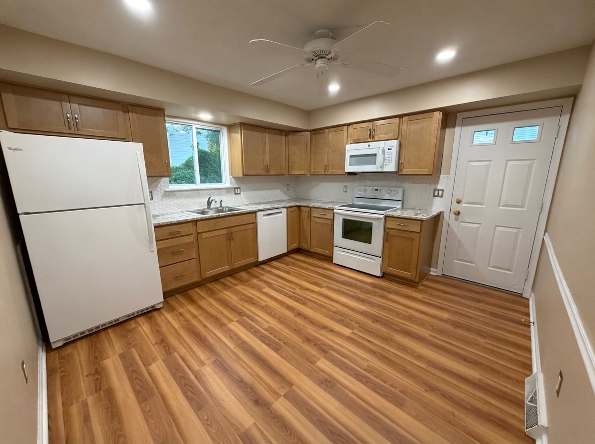 140 Lamplight Ln #A - Photo 2 of 7