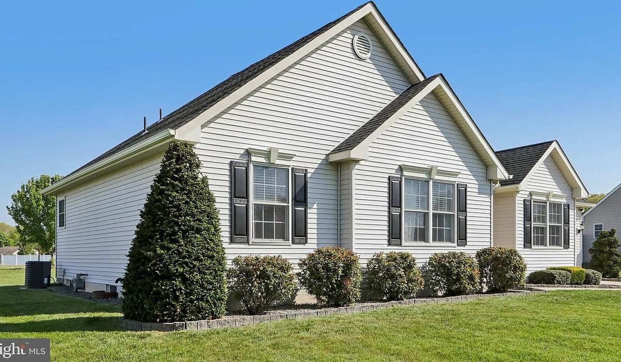 2454 Bella Rosa Ct - Photo 2 of 17
