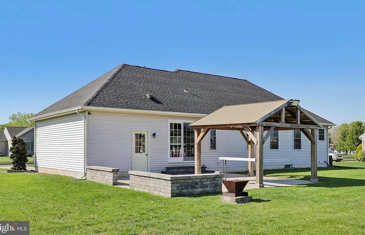 2454 Bella Rosa Ct - Photo 3 of 17