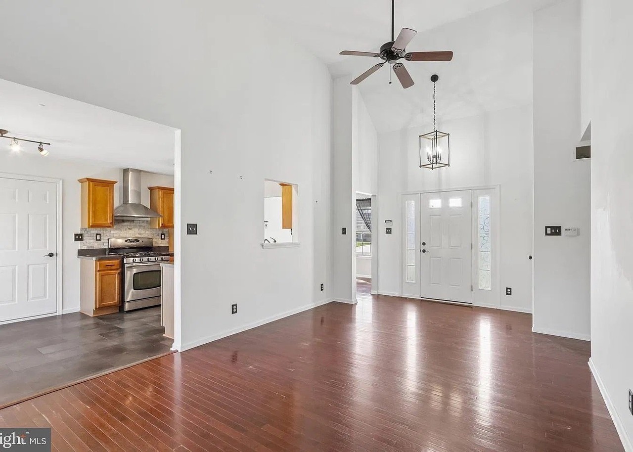 2454 Bella Rosa Ct - Photo 5 of 17