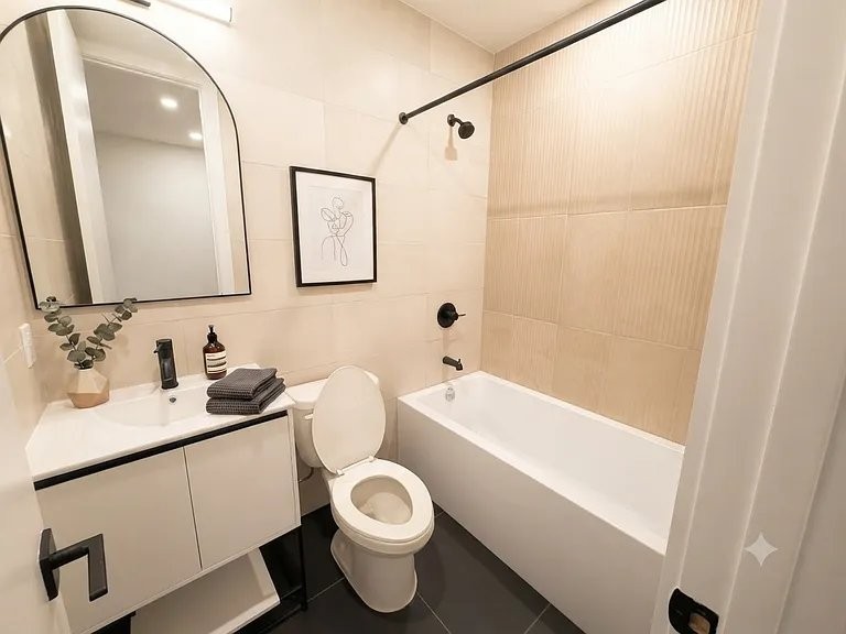 864 Troy Ave #3 - Photo 5 of 8