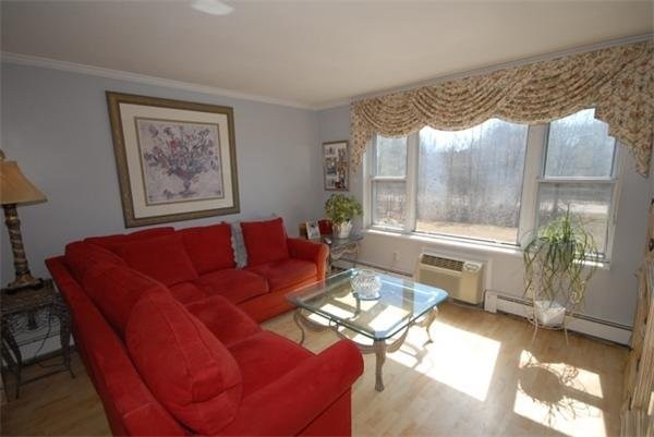 D4 Colonial Dr #4 - Photo 3 of 5