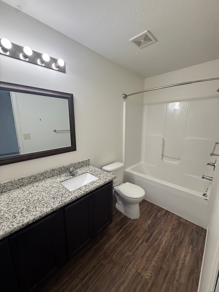 547 N Young St - Photo 7 of 13