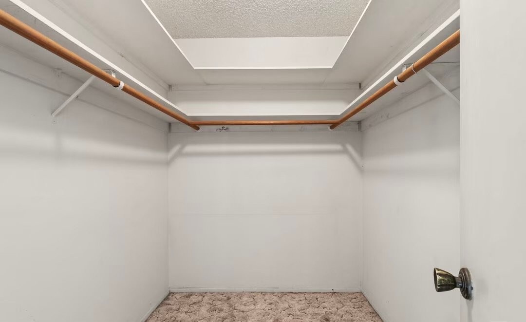 3221 Thatcher Ave - Photo 2 of 16