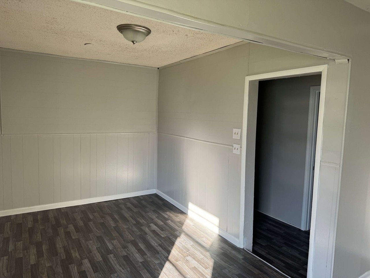 1006 S 19th St - Photo 3 of 11