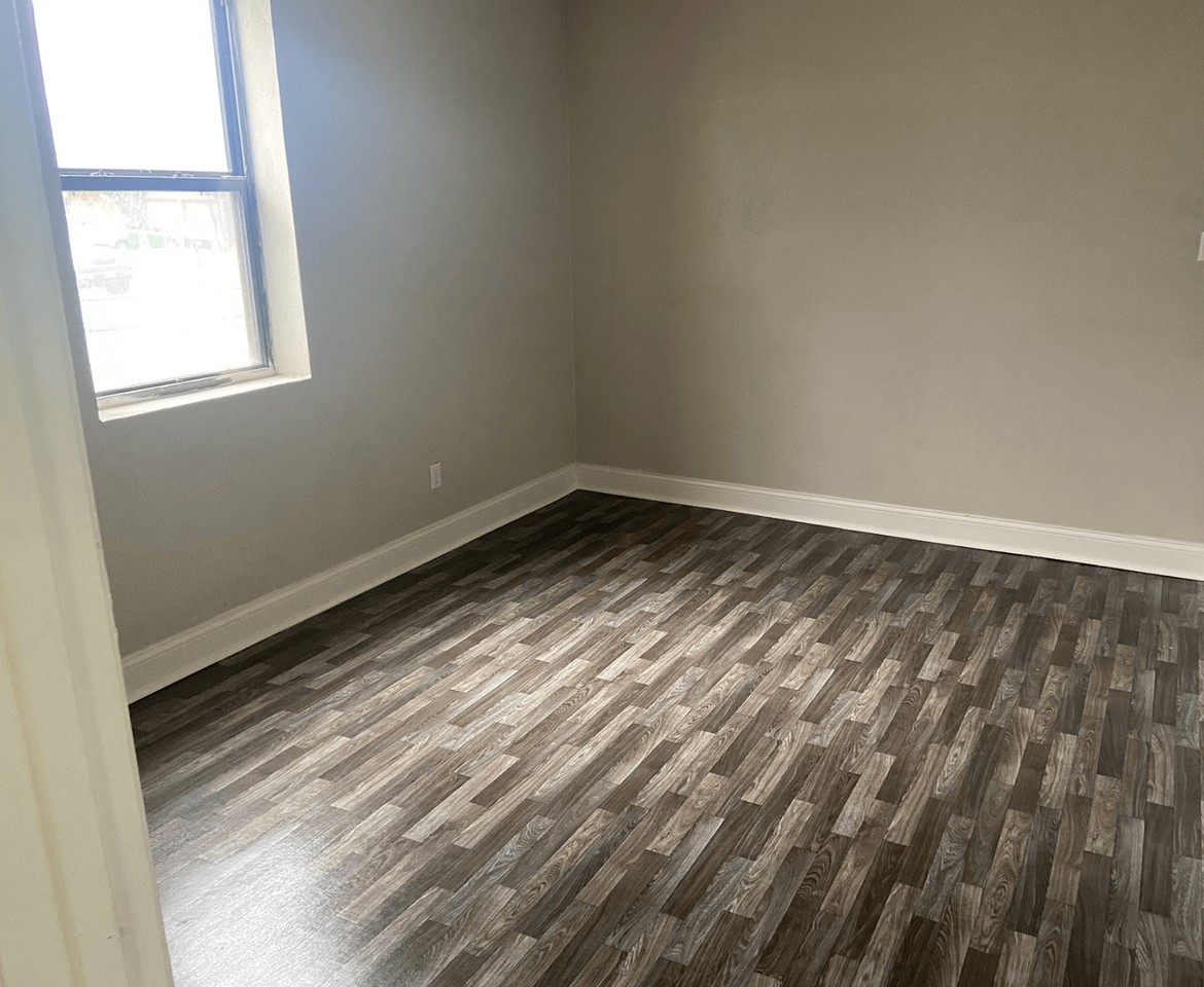 1006 S 19th St - Photo 7 of 11