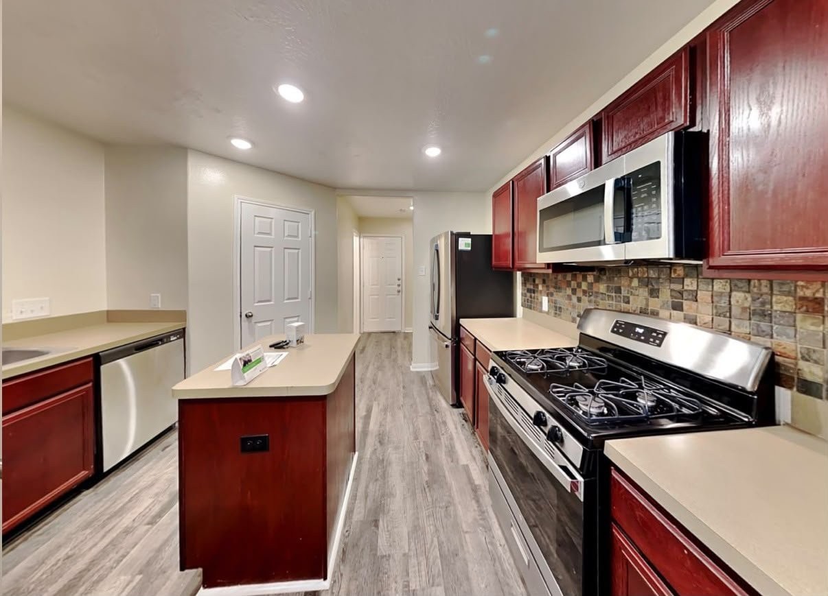 8633 Chaletford Dr - Photo 4 of 7