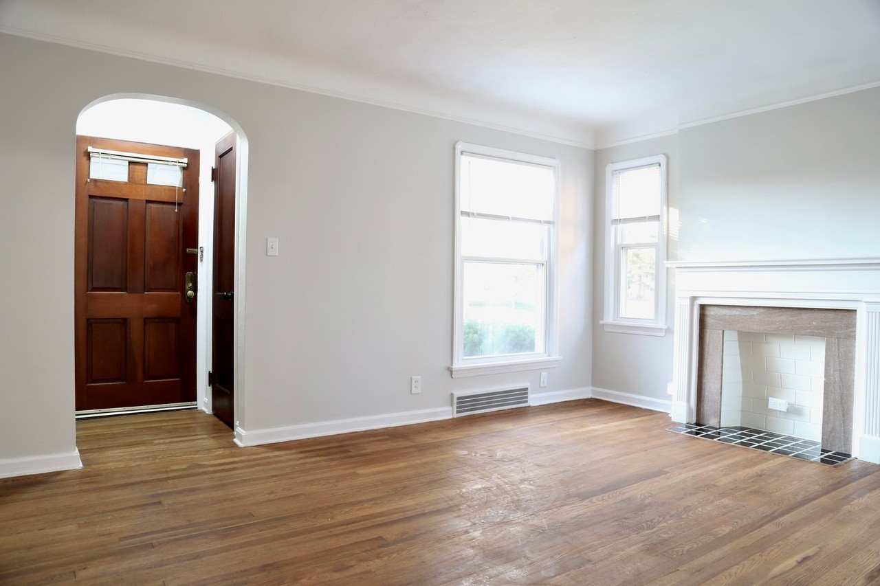4215 W 143rd St - Photo 3 of 20
