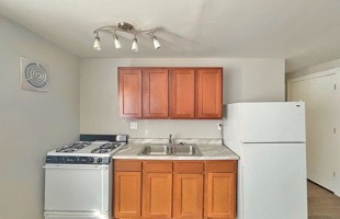 featured image of 3233 Whitfield Ave
