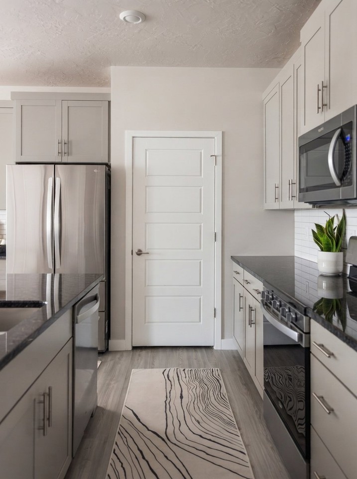 187 E Hamilton Row - Photo 6 of 20