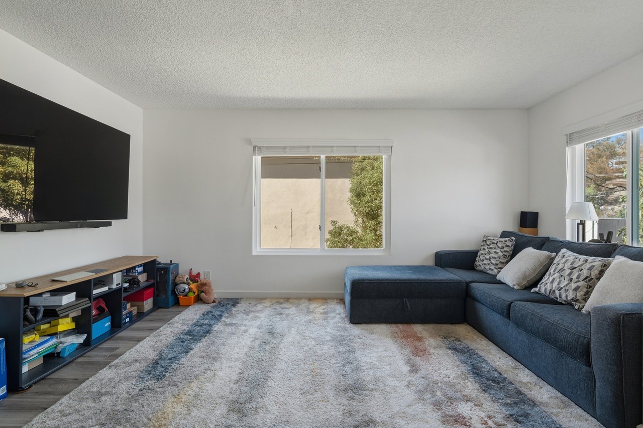 5518 Dobbs St #10 - Photo 3 of 20