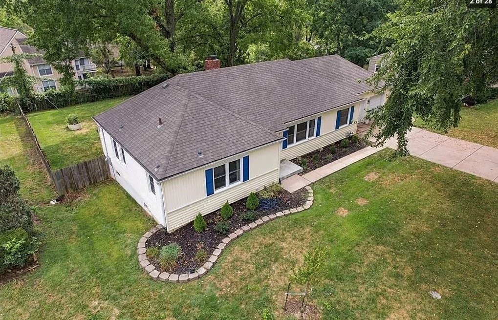 1109 W 100th Ter - Photo 2 of 20